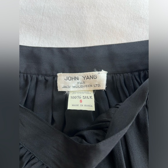 JOHN YANG FOR JACK MULQUEEN - 100% Silk Black Pleated Skirt - Picture 7 of 7